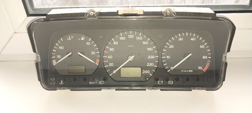 Щиток Пассат Б3 Б4 Гольф Венто Фольксваген VW