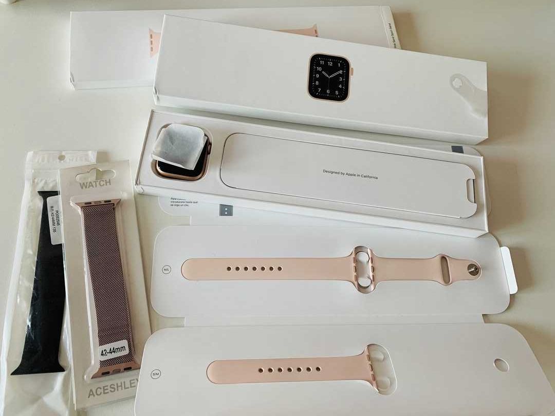 Часы Apple watch se 44mm gold aluminium