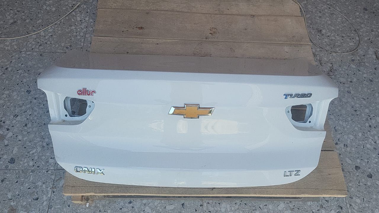 Chevroletonix 2023 год крышка багажника