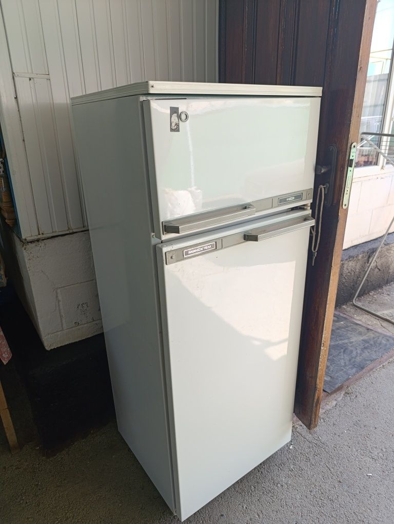 Продам холодильник Минск 15М 20000тг.