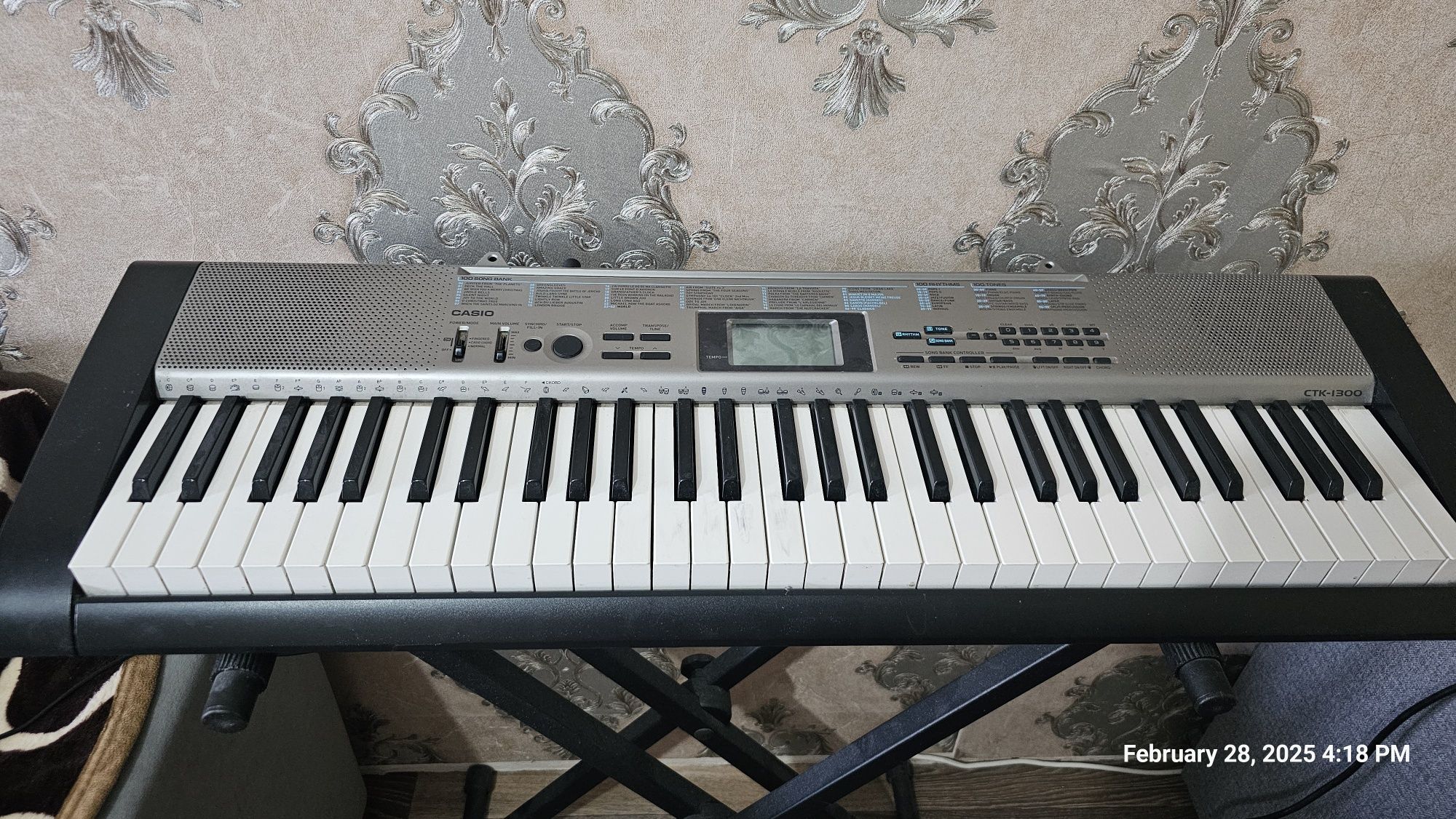 Синтезатор Casio CTK-1300