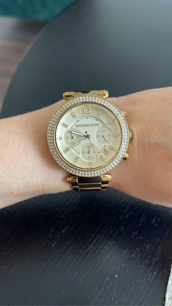 Продам часы Michael Kors