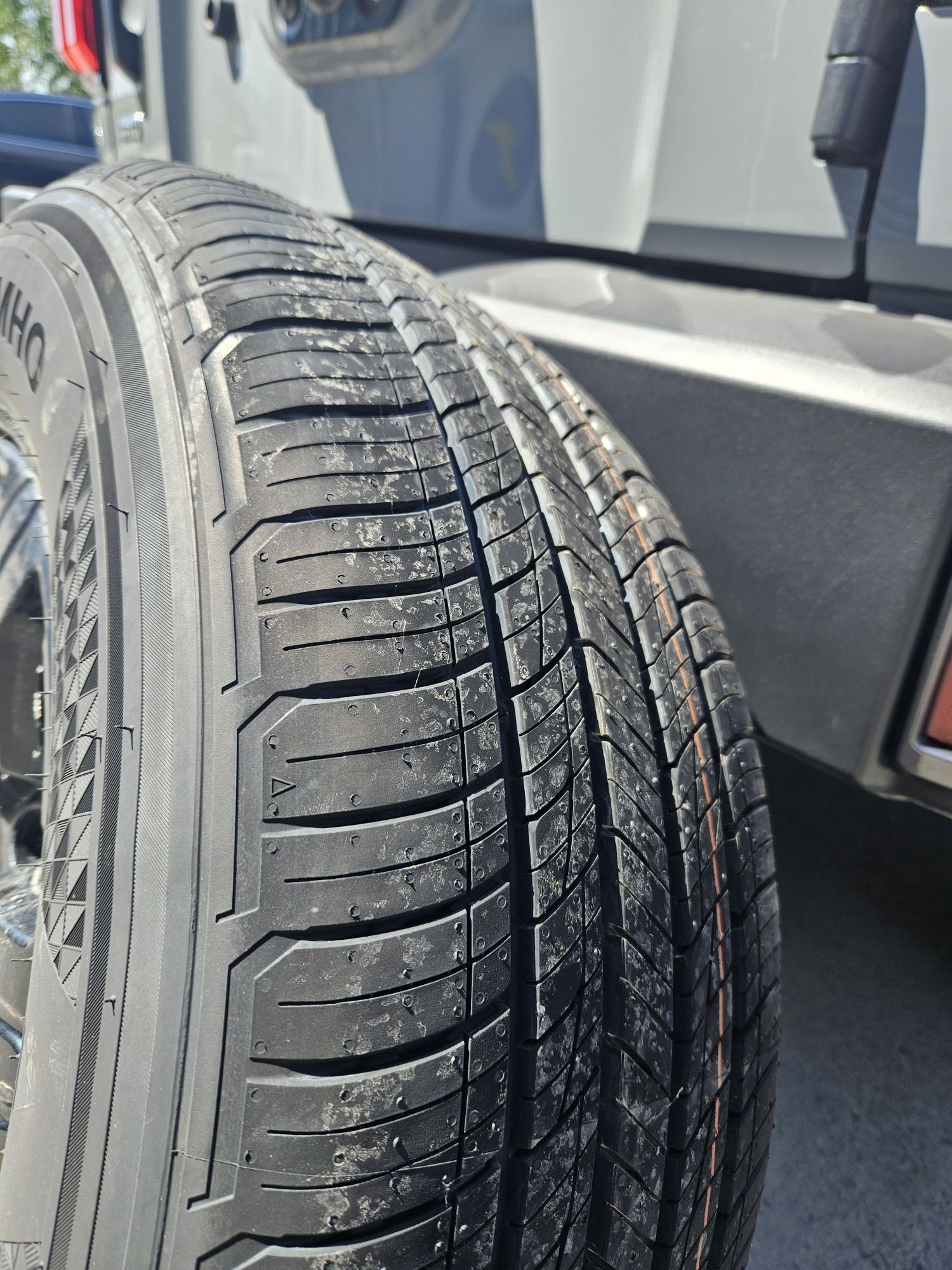 Продам шины летние KUMHO Crugen 265/65 R17 112H