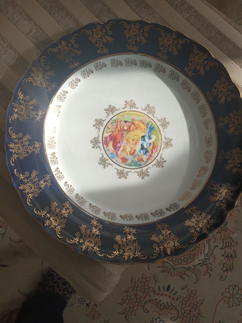 Продам Поднос Мадонна оригинальныц
