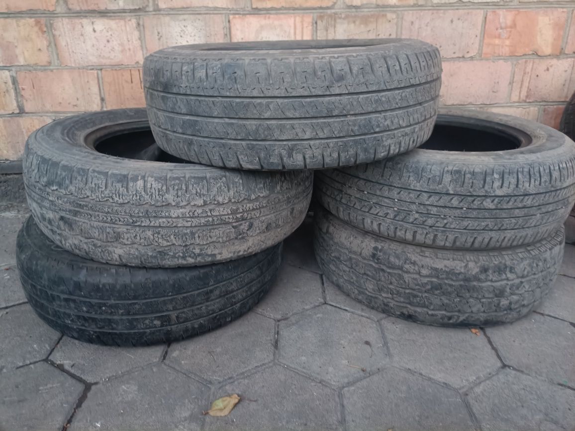 Шины 195/70 r 15 C.