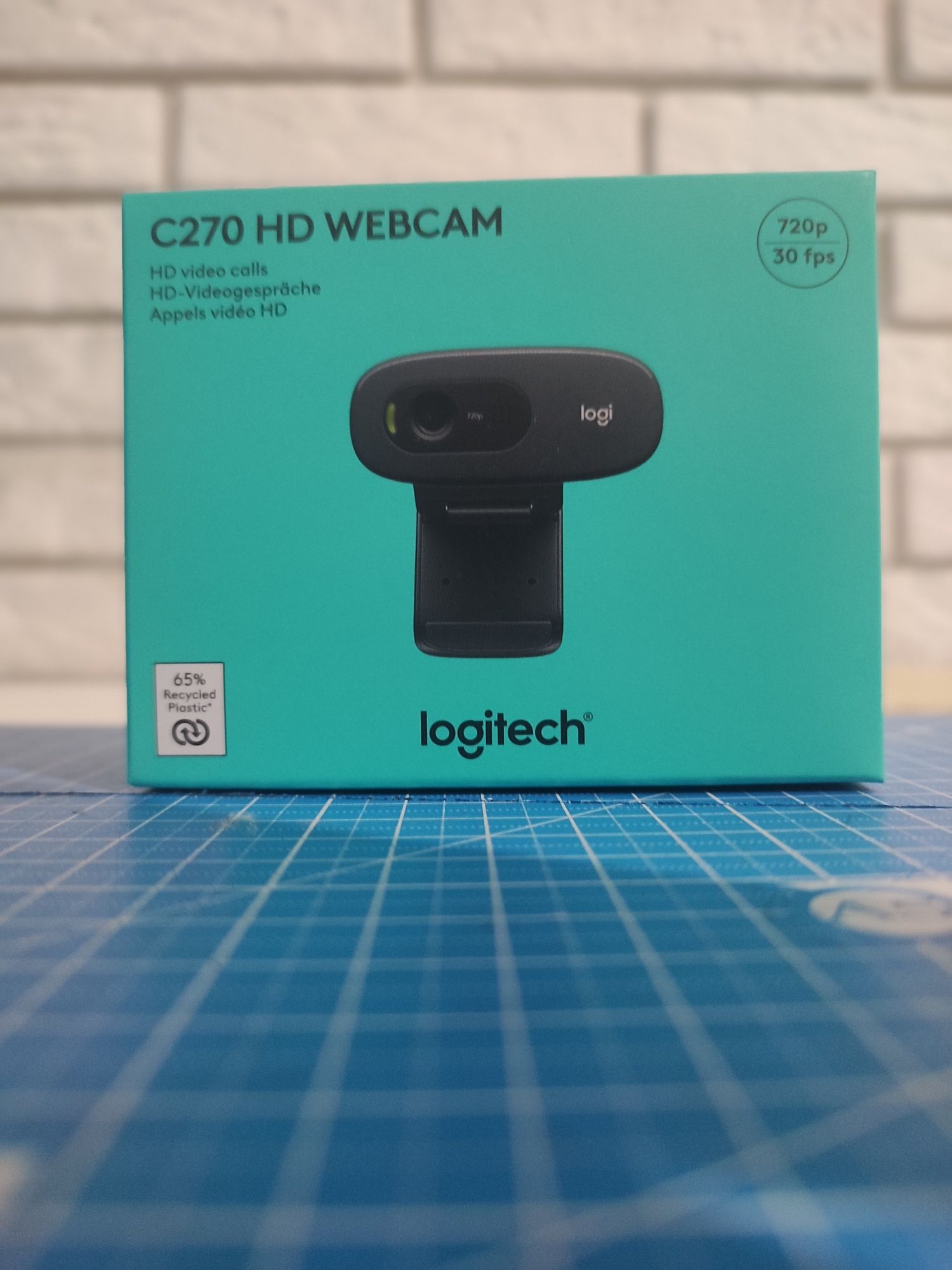 Веб камера Logitech c270