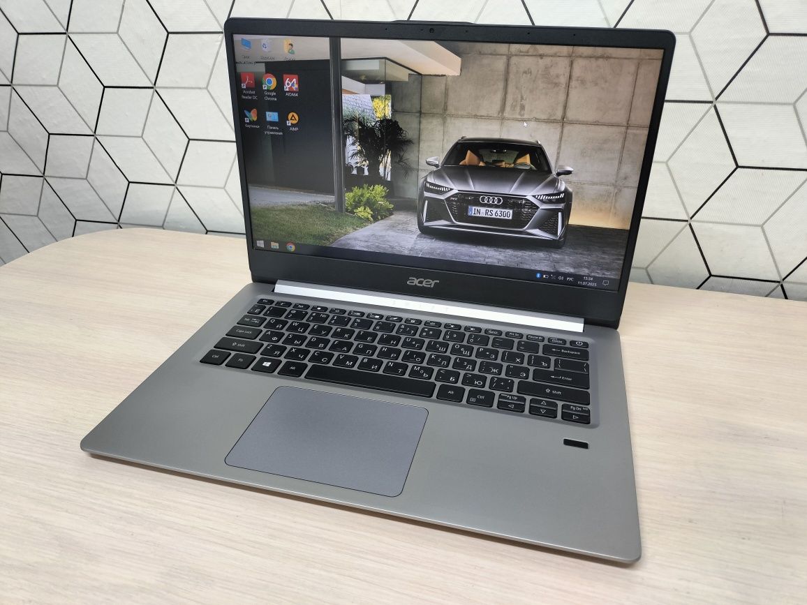 Брендовый ноутбук Acer Swift в отличном состоянии