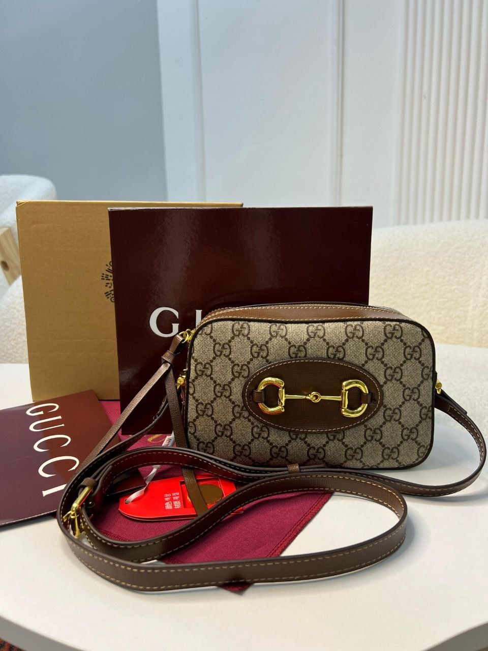 Сумка Gucci в фирменной подарочной коробке