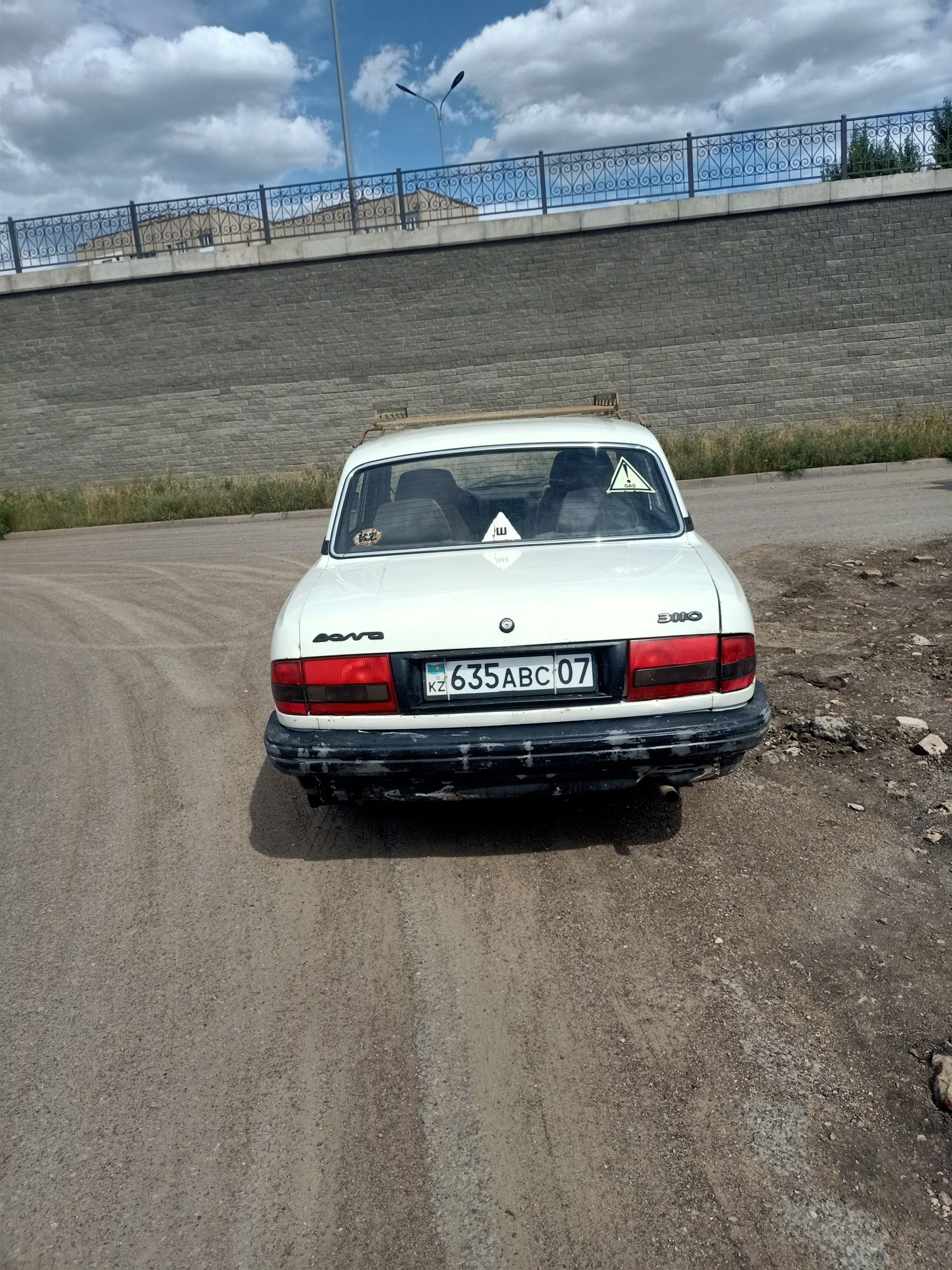 Продам машину Волга