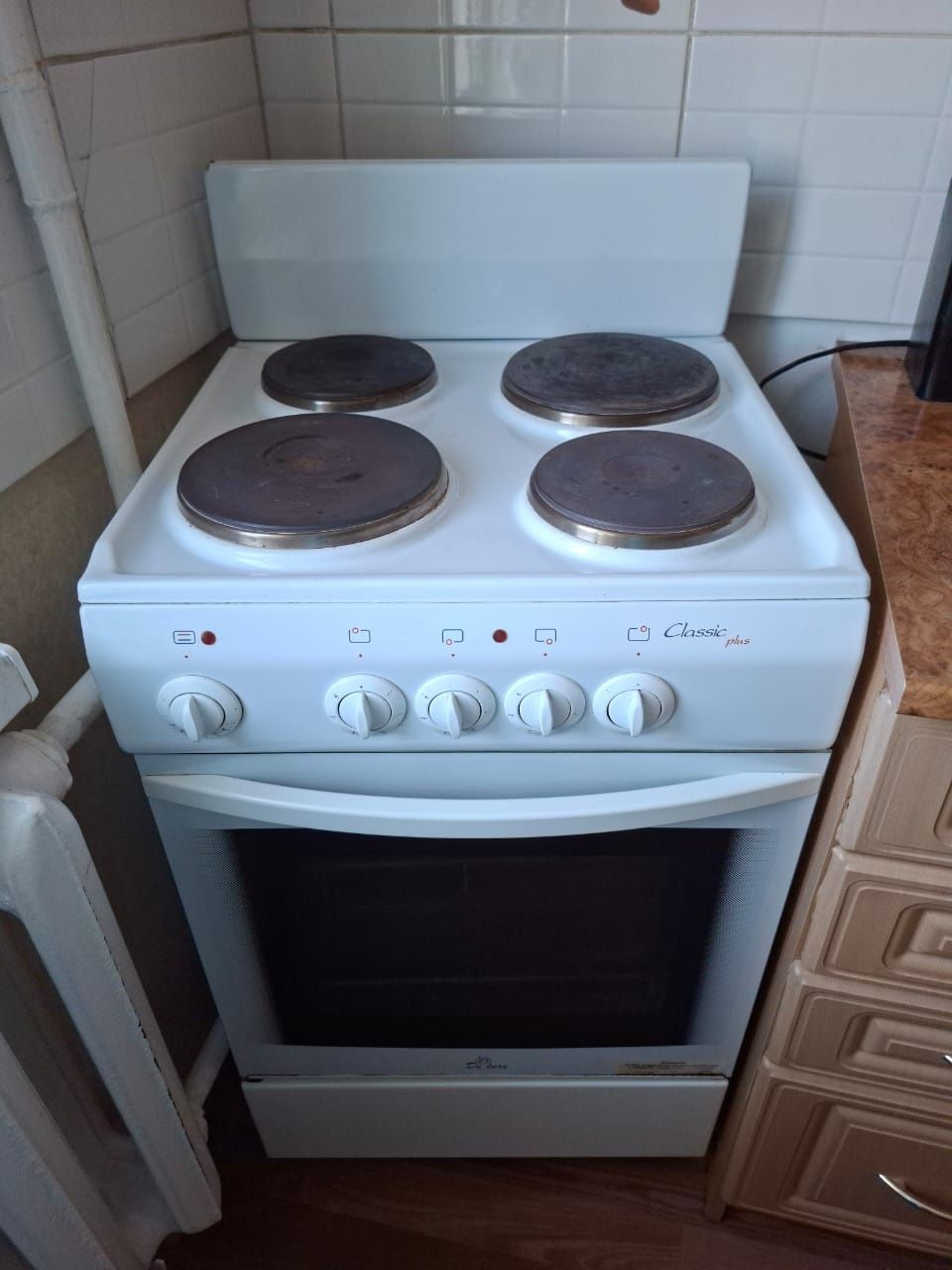 Продам электрическую плиту