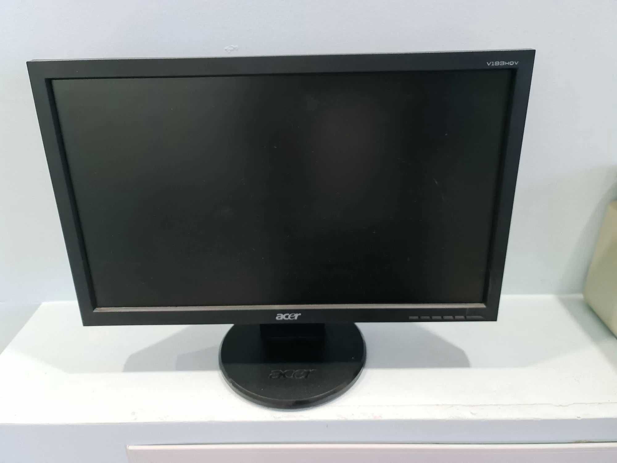 Продам монитор Acer в хорошем состоянии (75Гц, 1366х768).