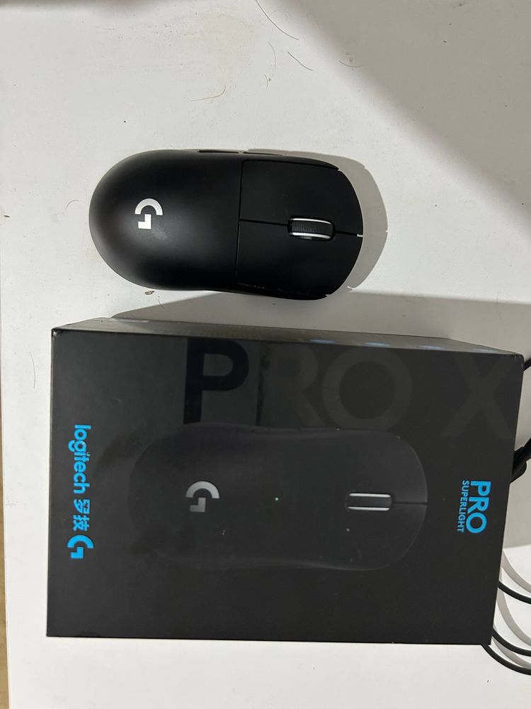 Игровая мышь Logitech G Pro Superlight и игровая клавиратура HyperX