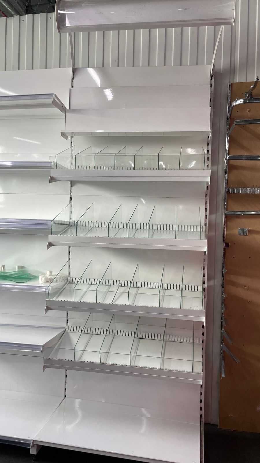 Полки и торговые стеллажи, прилавки, ветрины, сумочницы в рассрочку