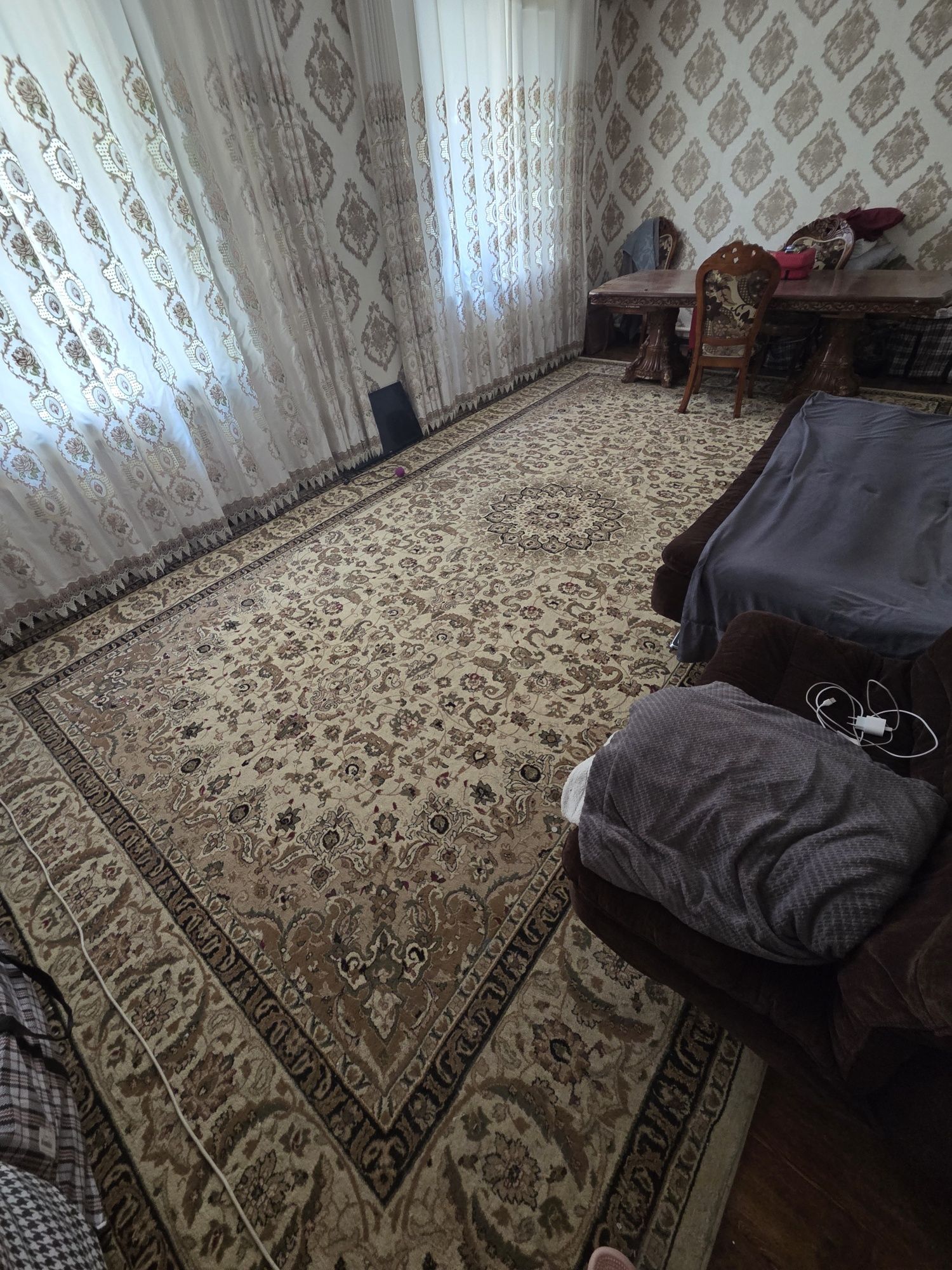 Ковёр шерстяной, торг