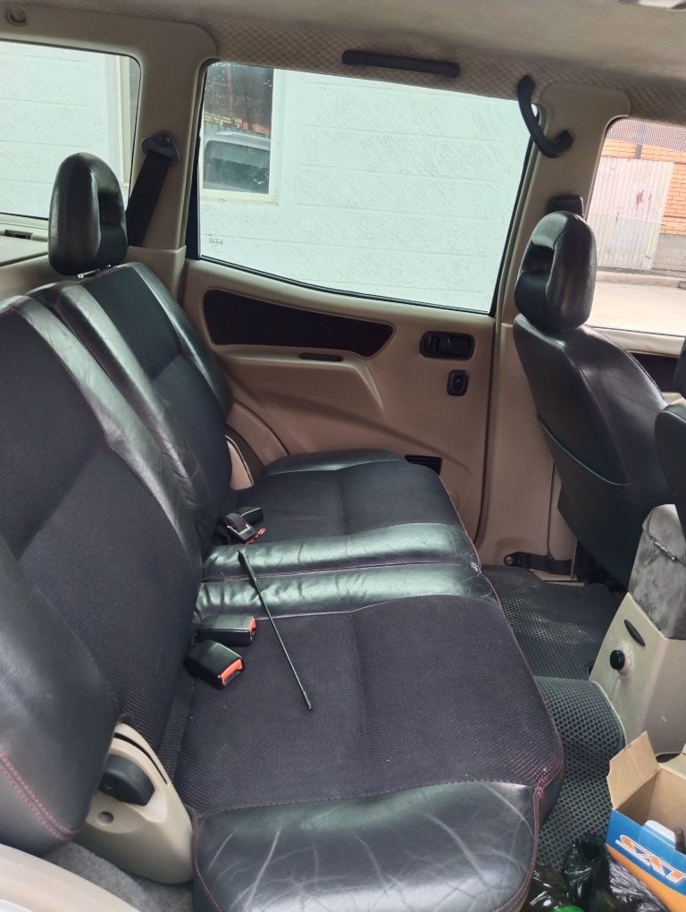 Nissan.   Terano    2