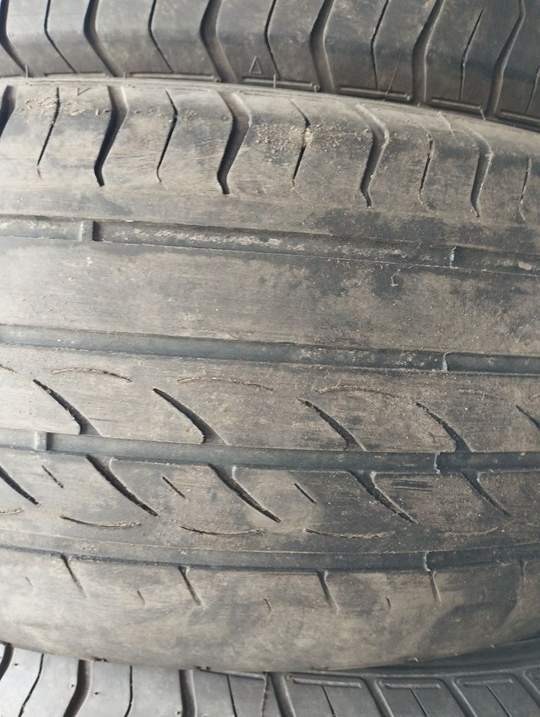 Продам комплект резины 225×50×17