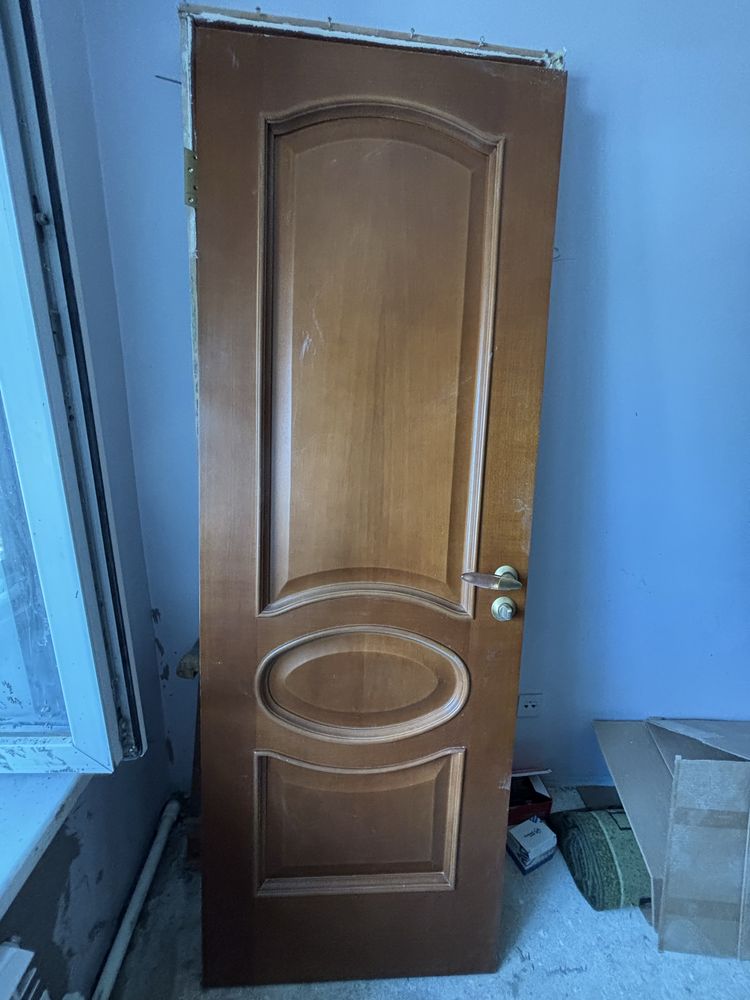 Продам б/у двери 80 см- 2 шт, и 1 дверь 70 см