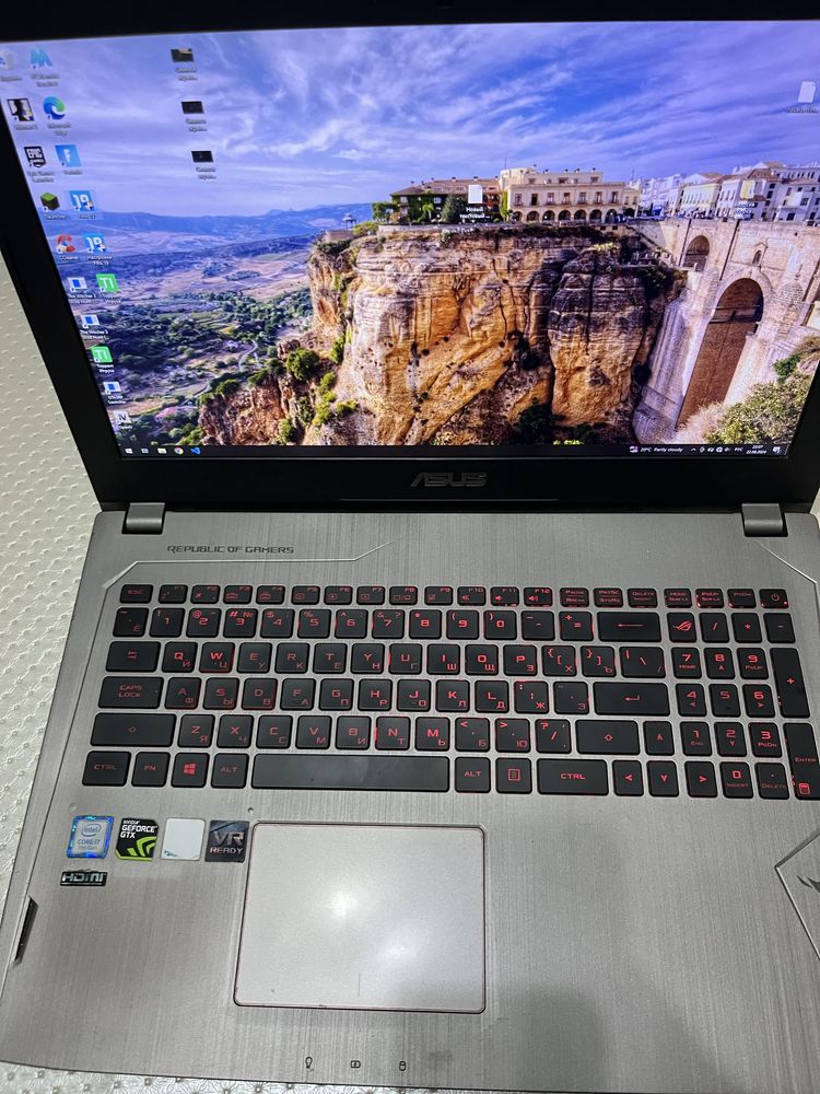 Игровой ноутбук! Asus rog GL502VS, видеокарта 1070, I7-7700HQ.