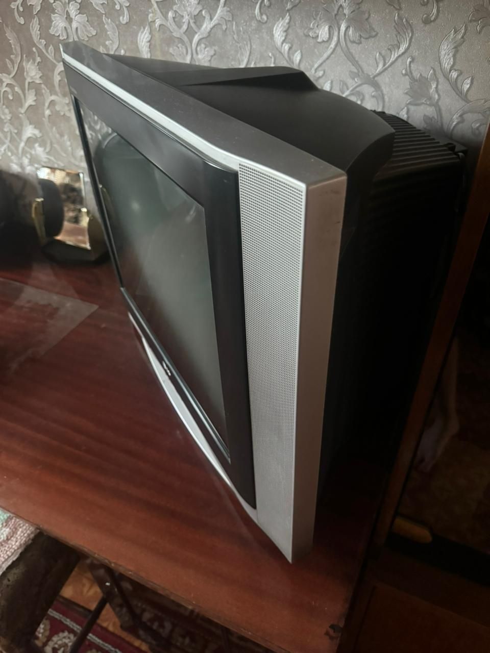 Телевизор LG состояние отличное
