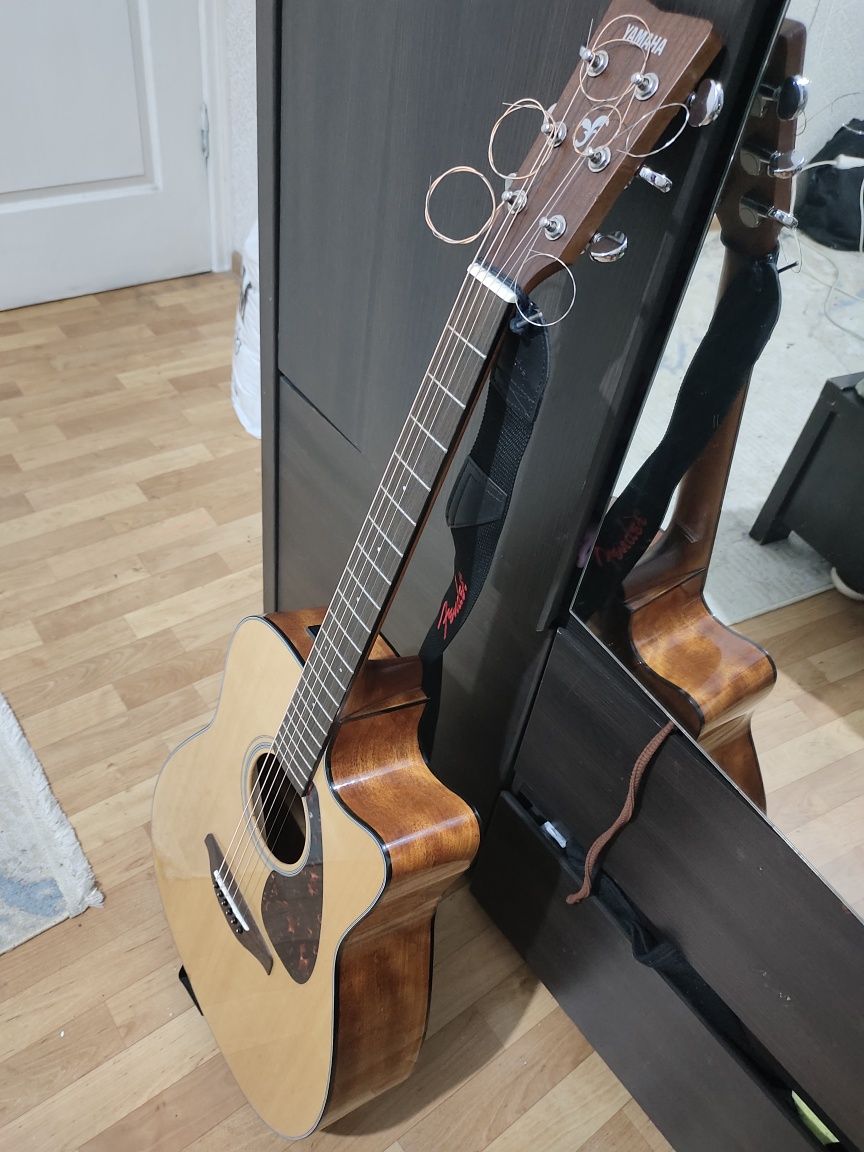 Акустическая гитара Yamaha FGX800C
