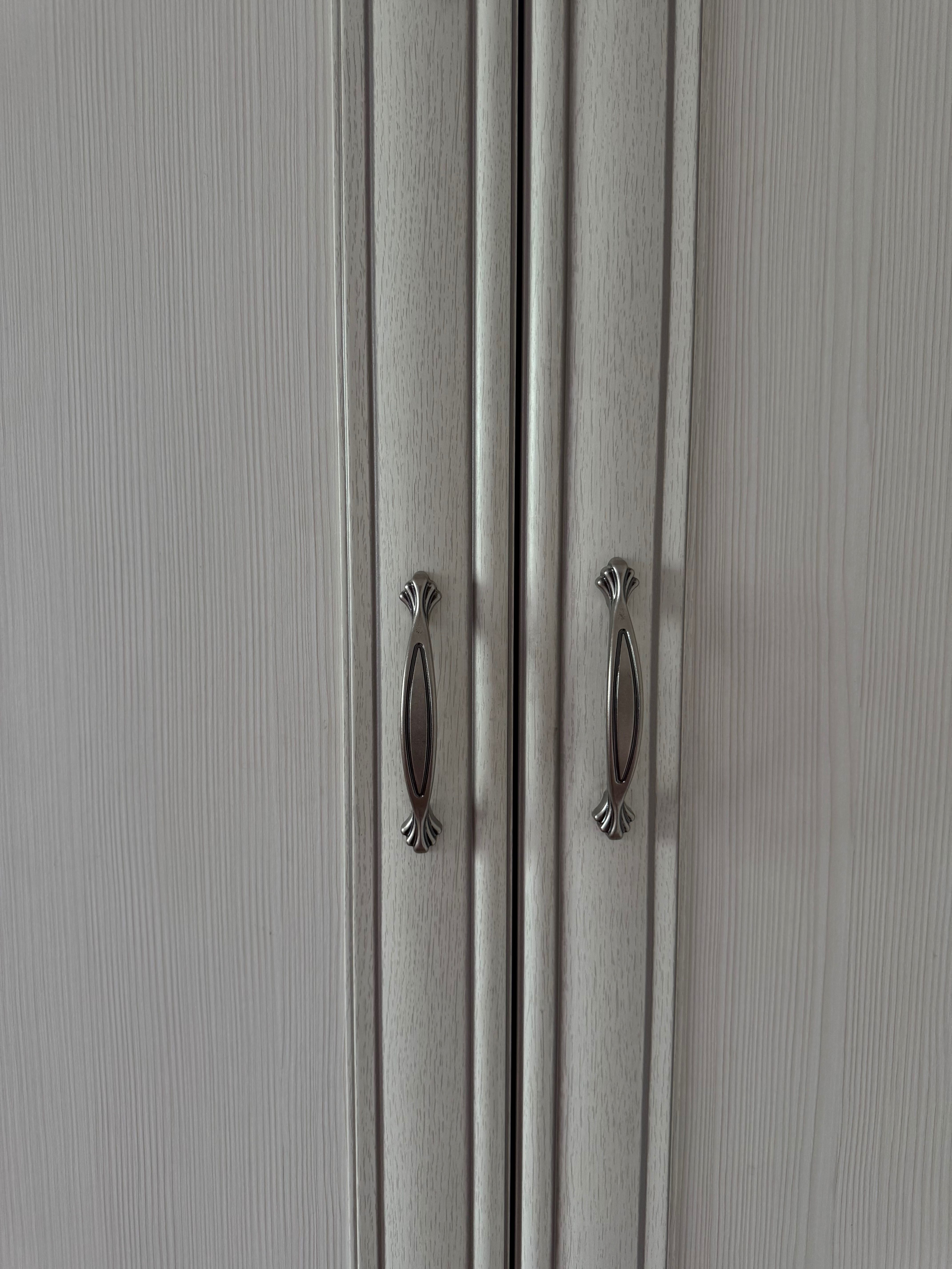 Продам шкаф для одежды Tiffany Woodline Anrex