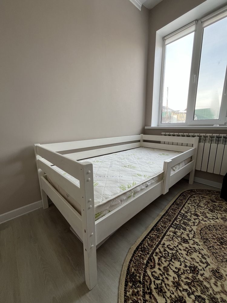 Детская кровать, 180х90