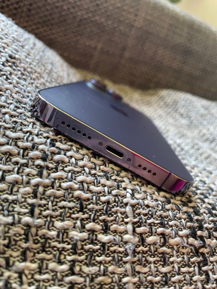 Iphone 14 pro max .