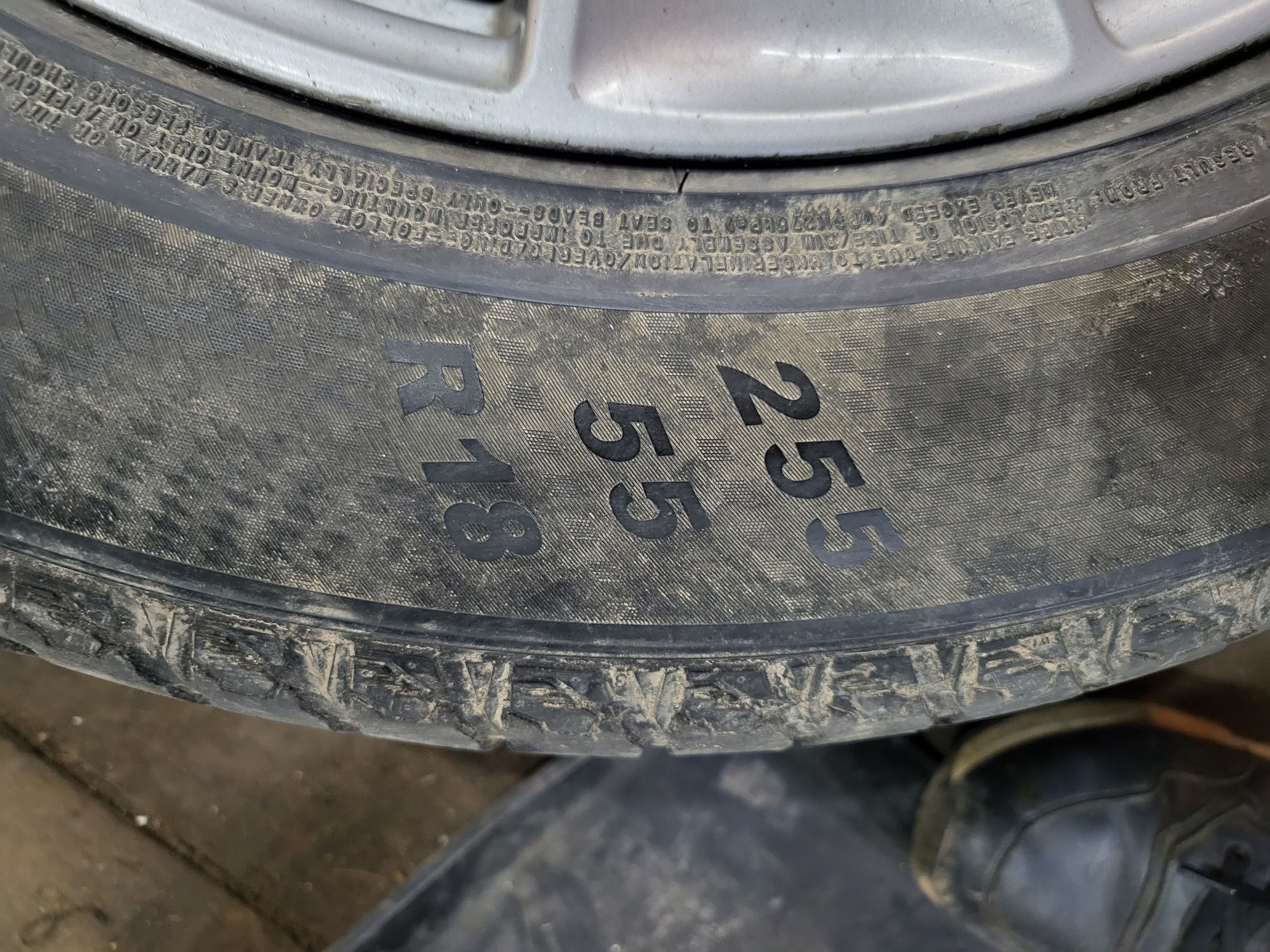 Продам диски с резиной стояли на BMW X5 E70 255/55/18