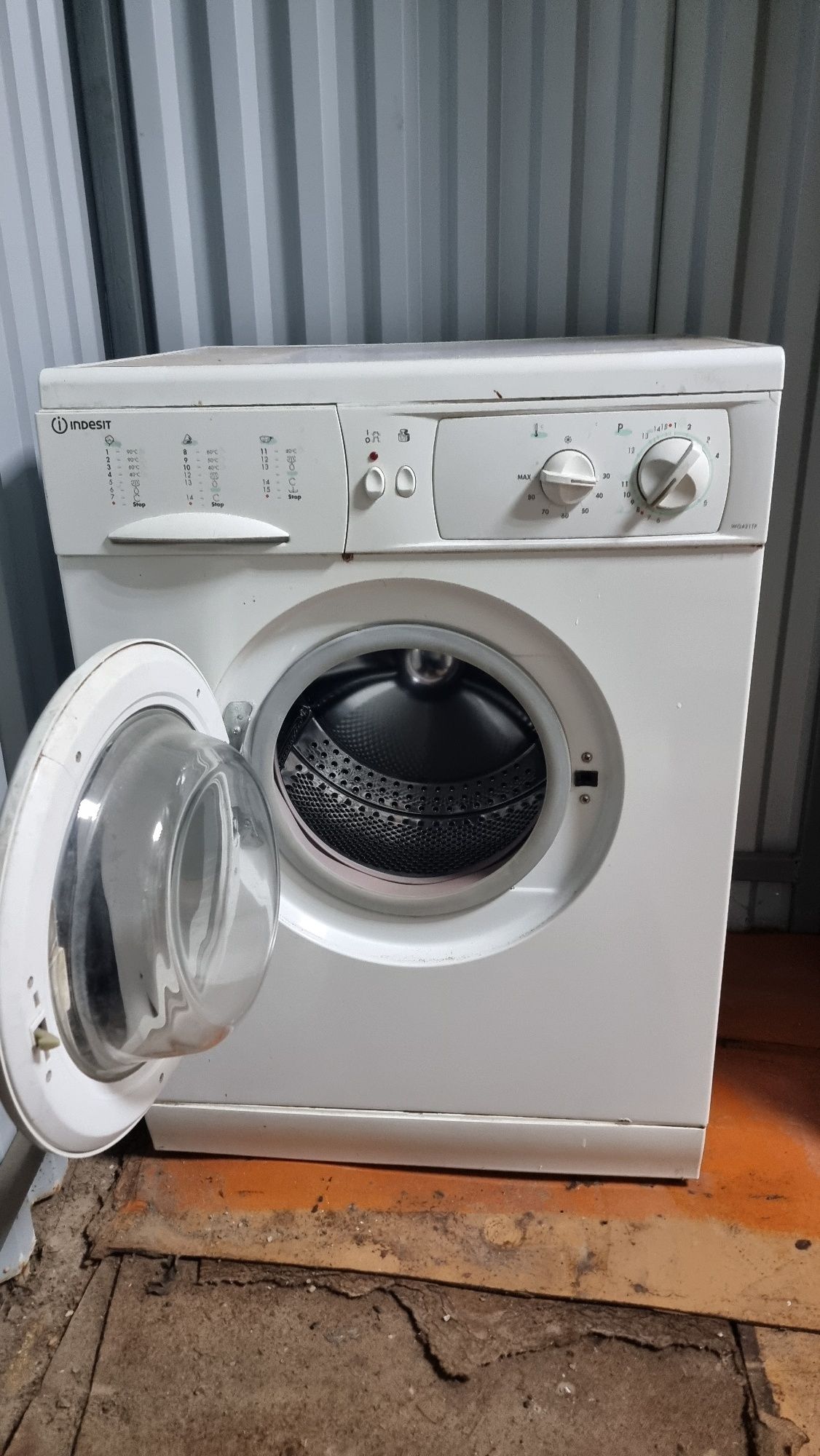 Стиральная машина Indesit