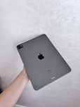 ipad pro 2021，8/256гб. В подарок — Bluetooth-клавиатура Logitech