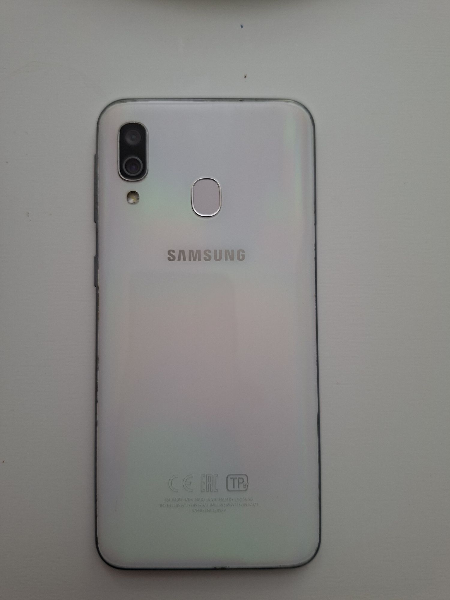 Samsung, A40 !!!