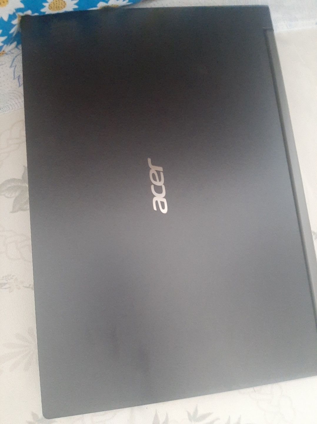 Acer aspire 7 715-75G