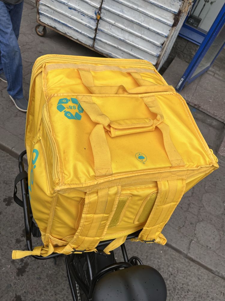 Glovo termo sumka