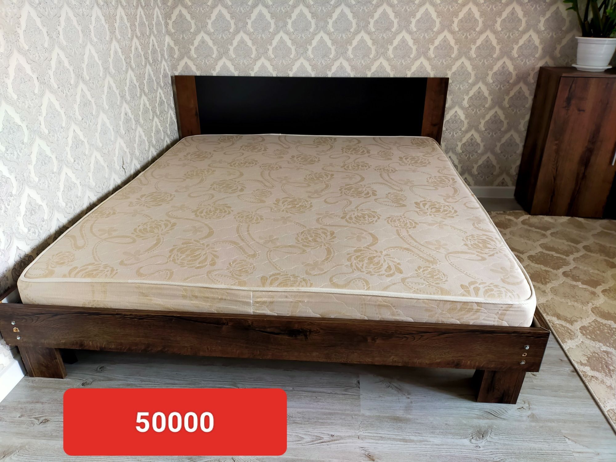 Спальный кровать матрасымен, екі тумбочкасымен - 60000тг