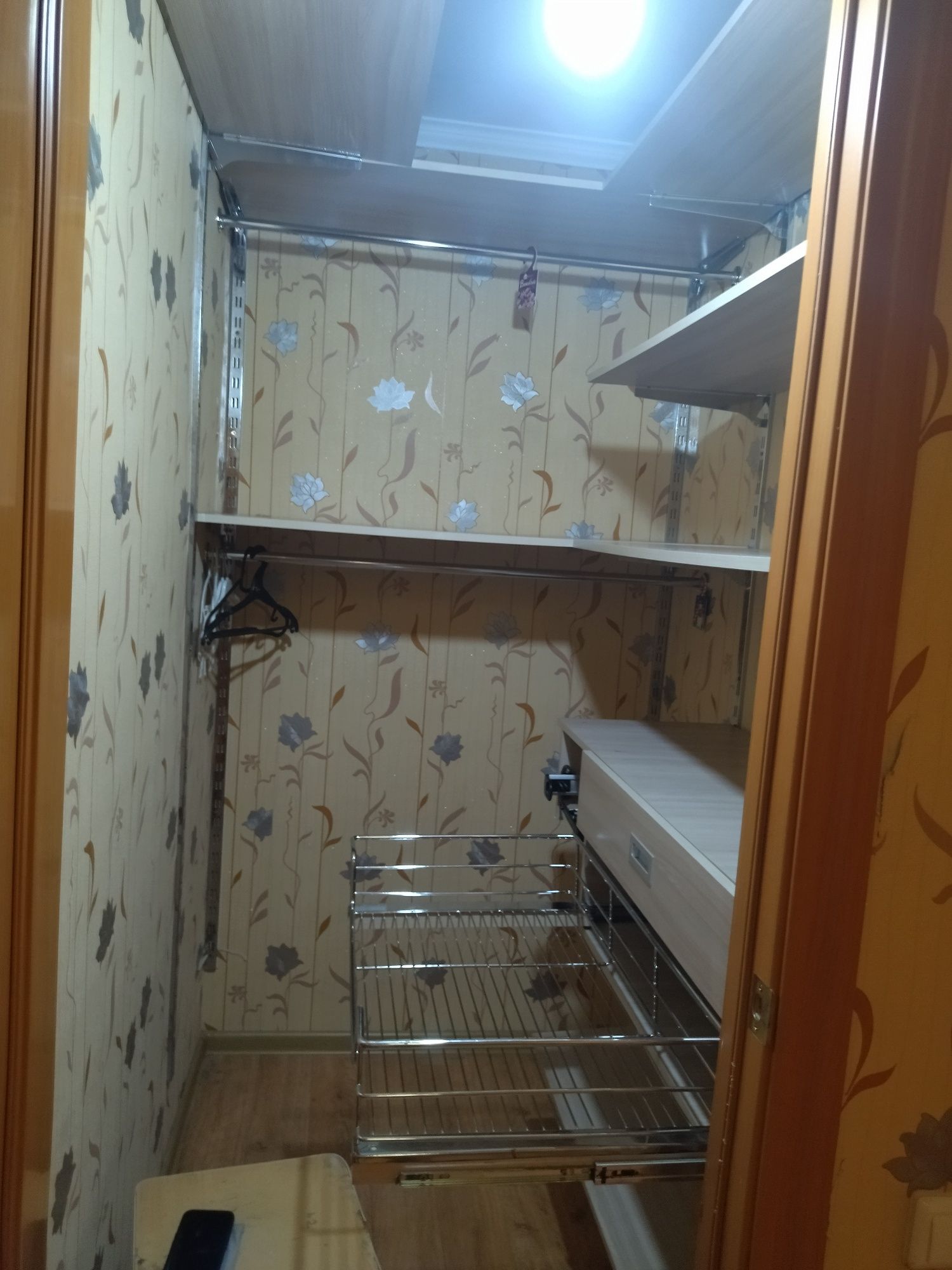 Полки для гардироба
