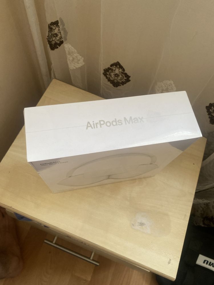 Продам AirPods Max