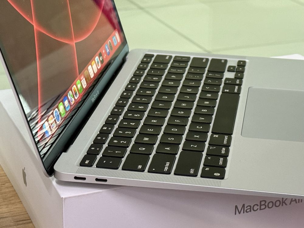 Новый Silver Apple MacBook Air 13.3 M1 2024 EAC серебро/Макбук Аир 13