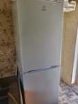Холодильник Indesit