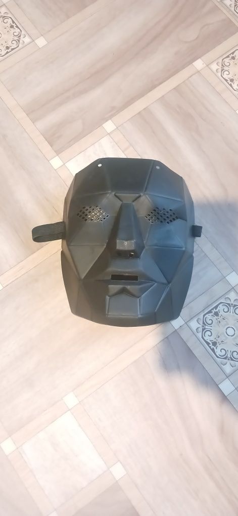 Маска ведущего..