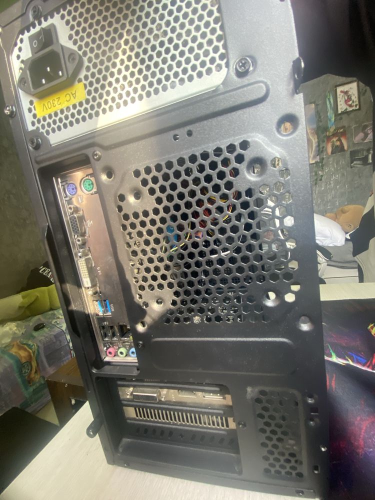 Компьютер для игр 1050 4gb и i5-7400