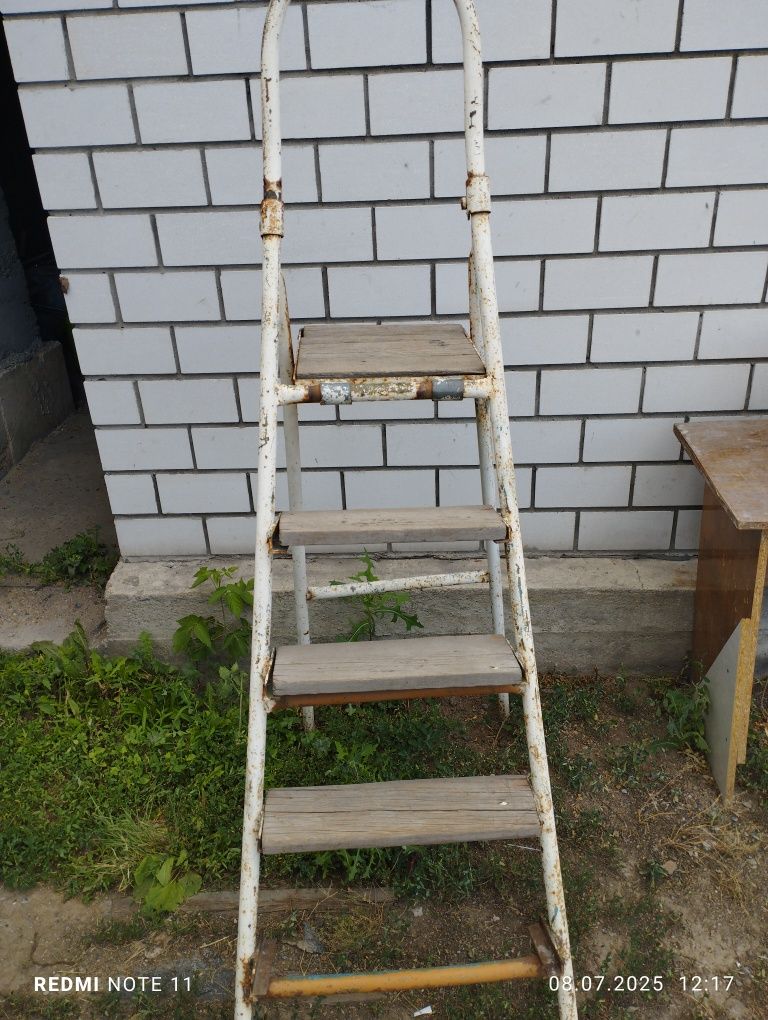 Продам стремянку