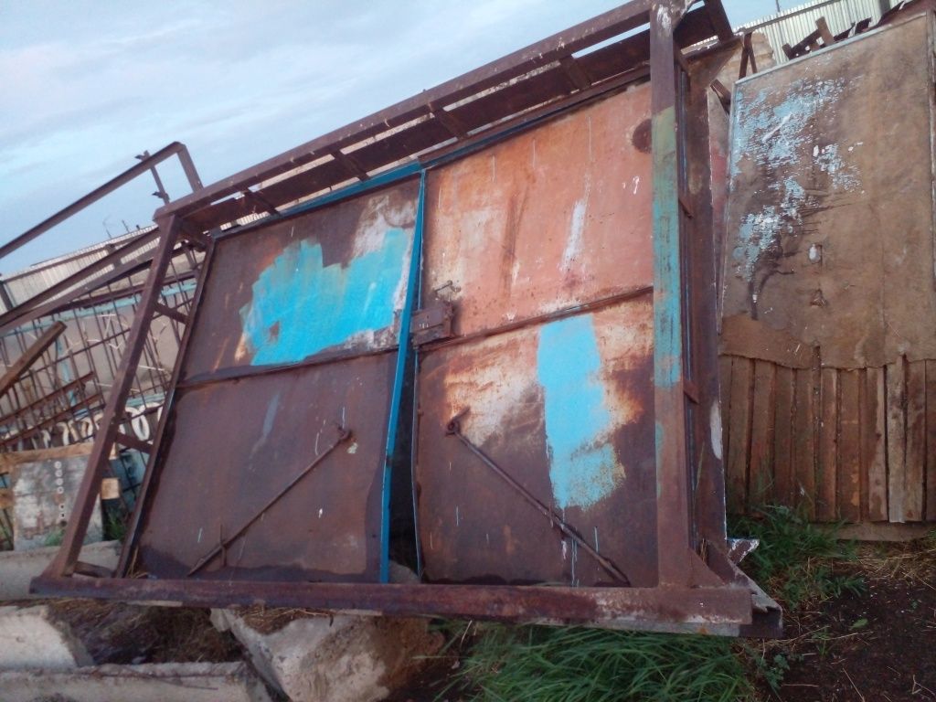 Продам ворота  гаражные