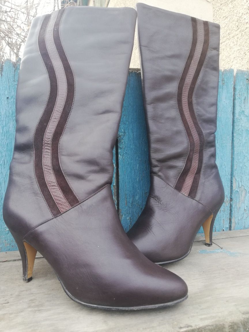 Продаются женские сапоги р.р 38,за 2500т