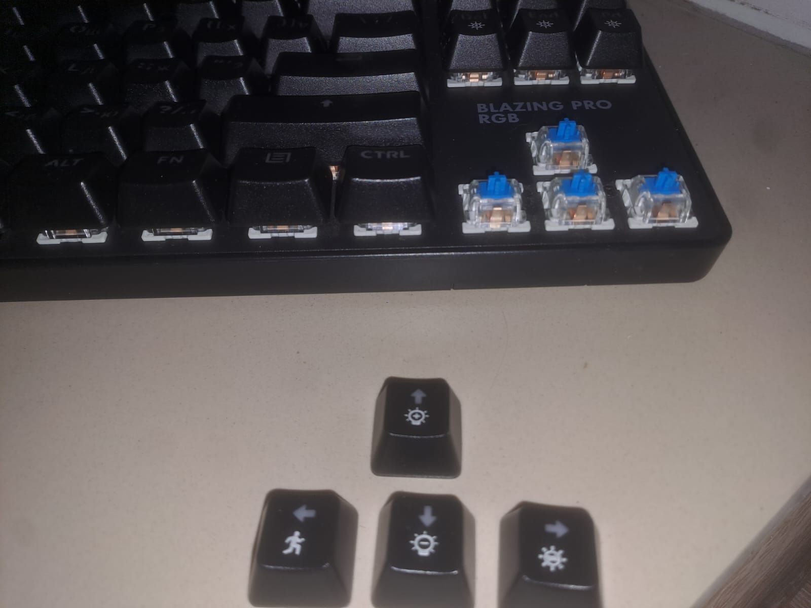 Продам игровую клавиатуру