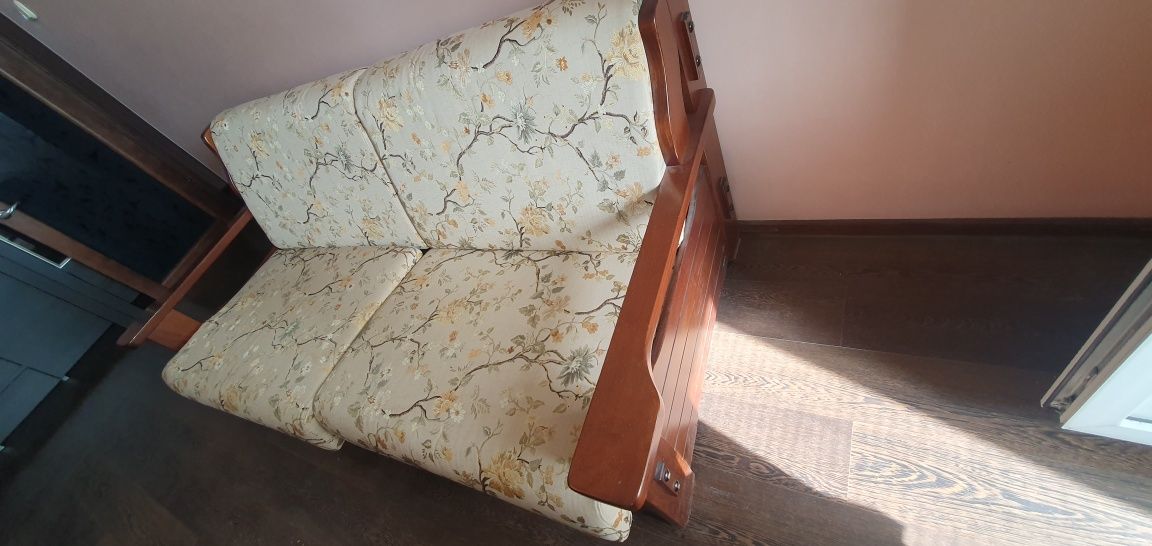 Продам диван для гостиной