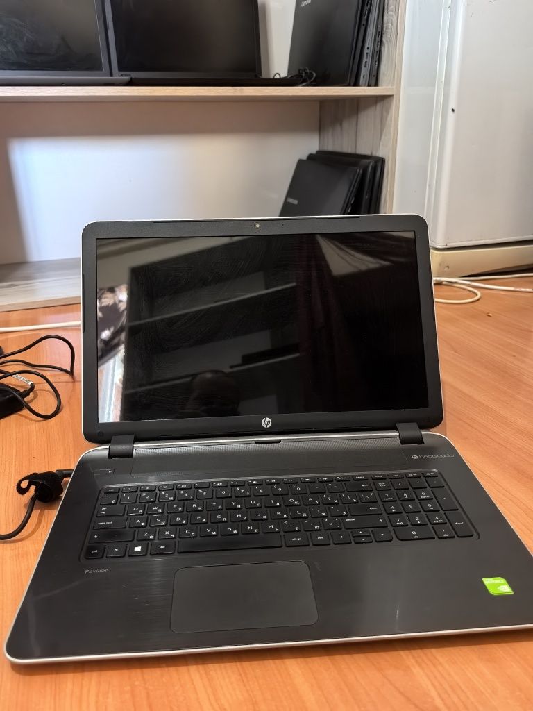 Ноутбук НР Pavillion Core i3-4 (17,6)