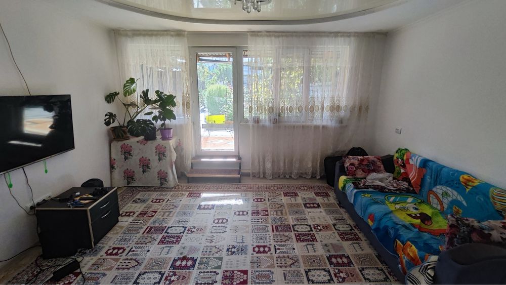 Продам дом в центре Есика