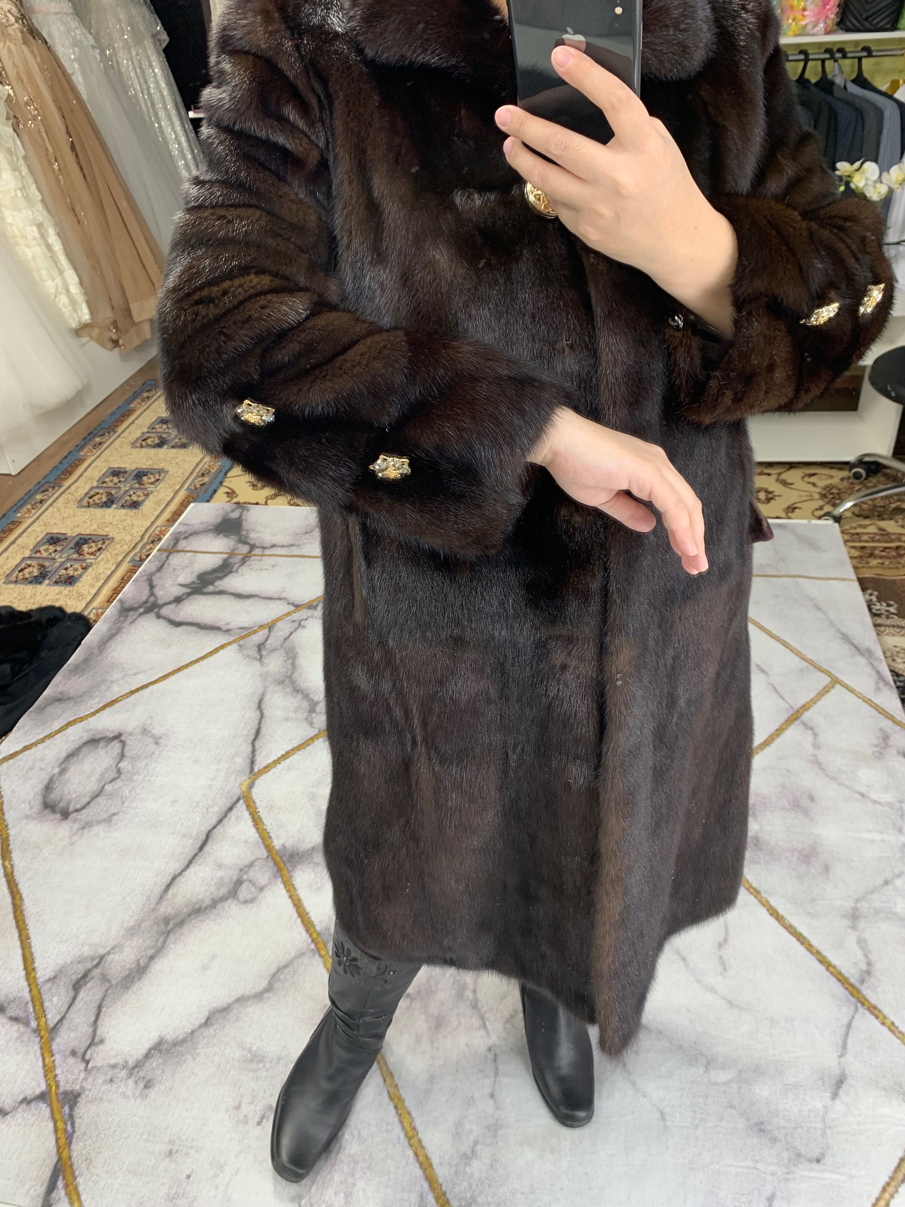 Продам норковые шубы
