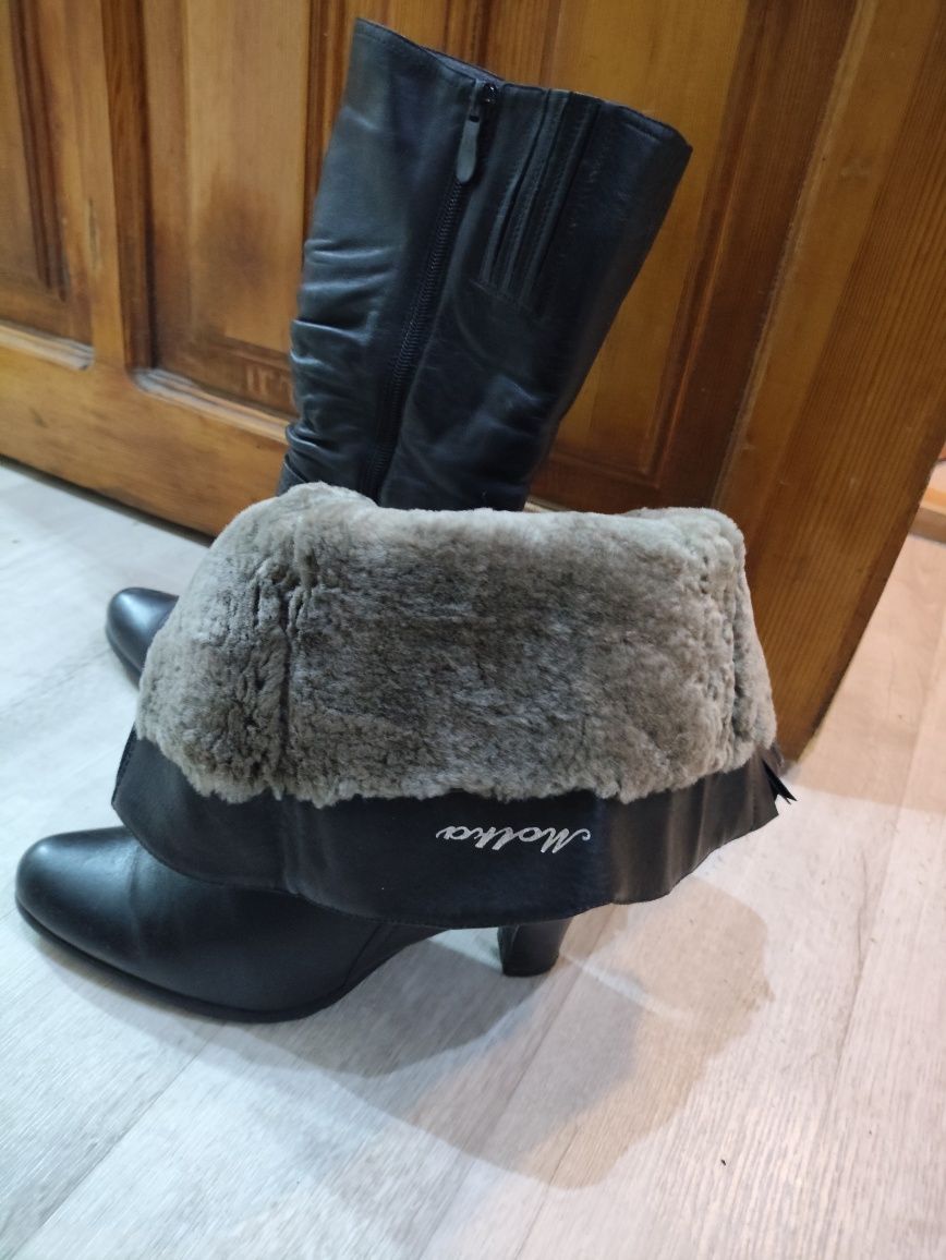 Продам сапоги зимние, осенние размер 39-37