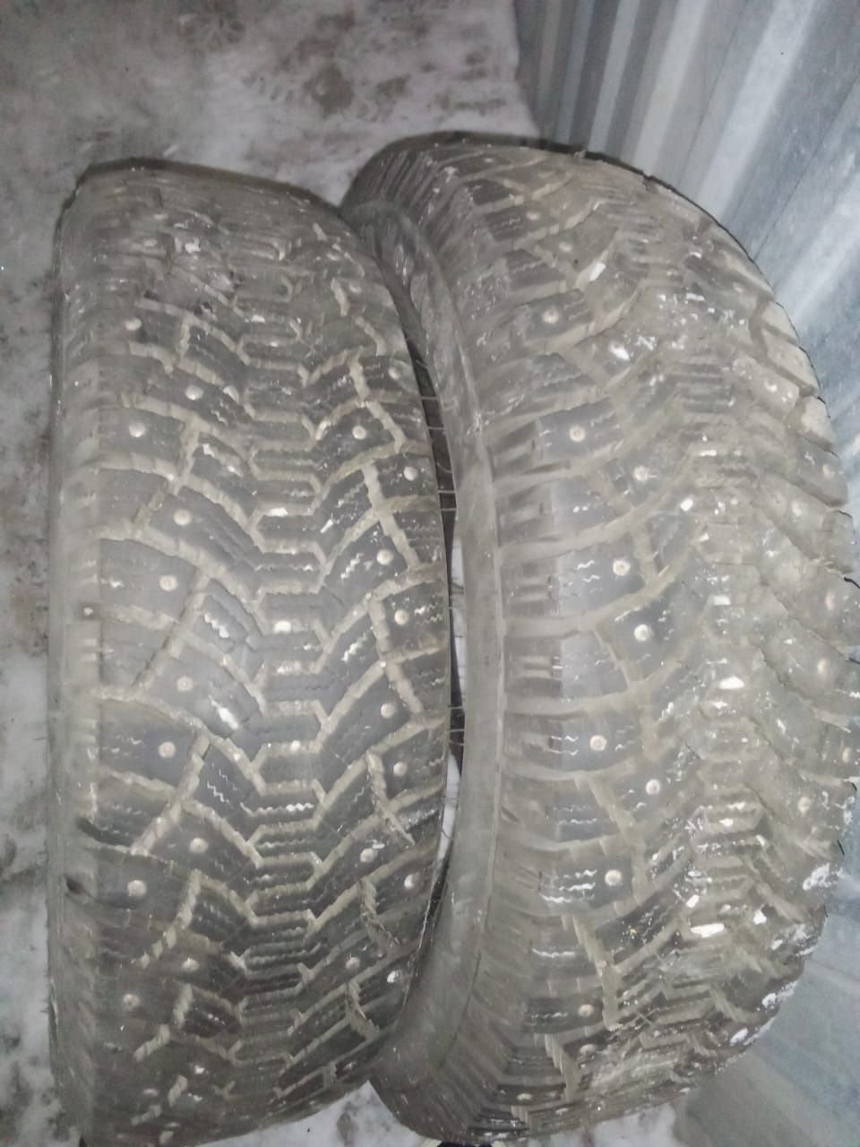 Продам зимние покрышки R15
